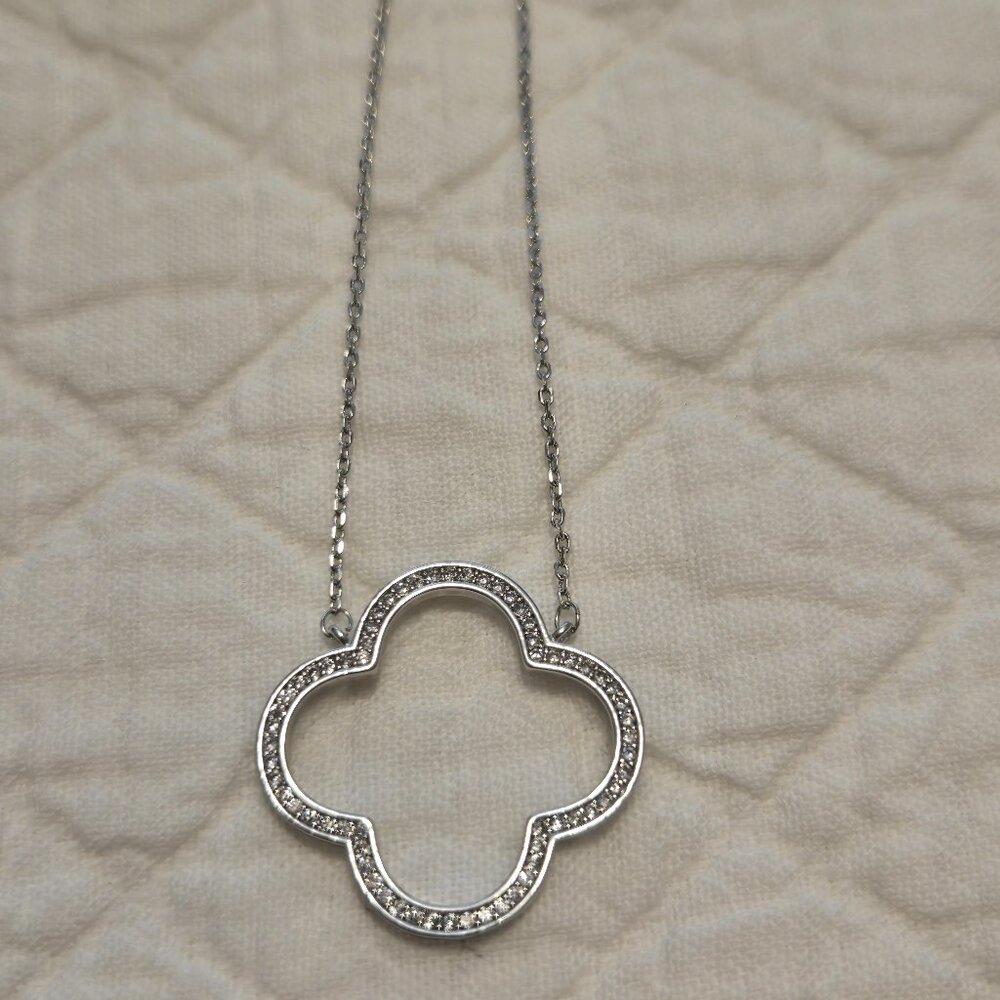 NIB Quatrefoil Necklace